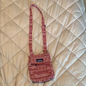 Light purple patterned Kavu crossbody bag